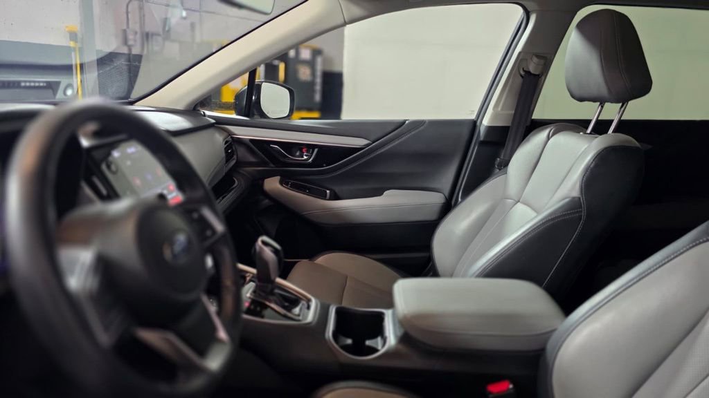 Used 2023 Subaru Outback Limited image 17