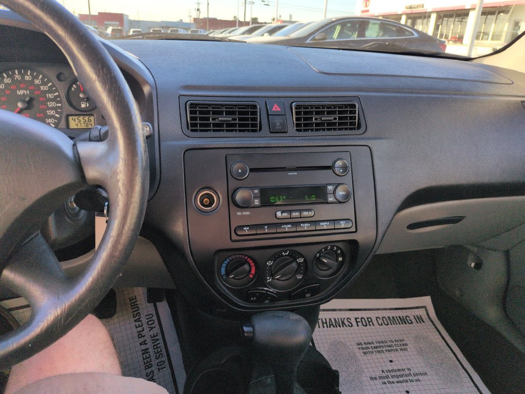 Used 2007 Ford Focus ZX4 Sedan FWD image 17