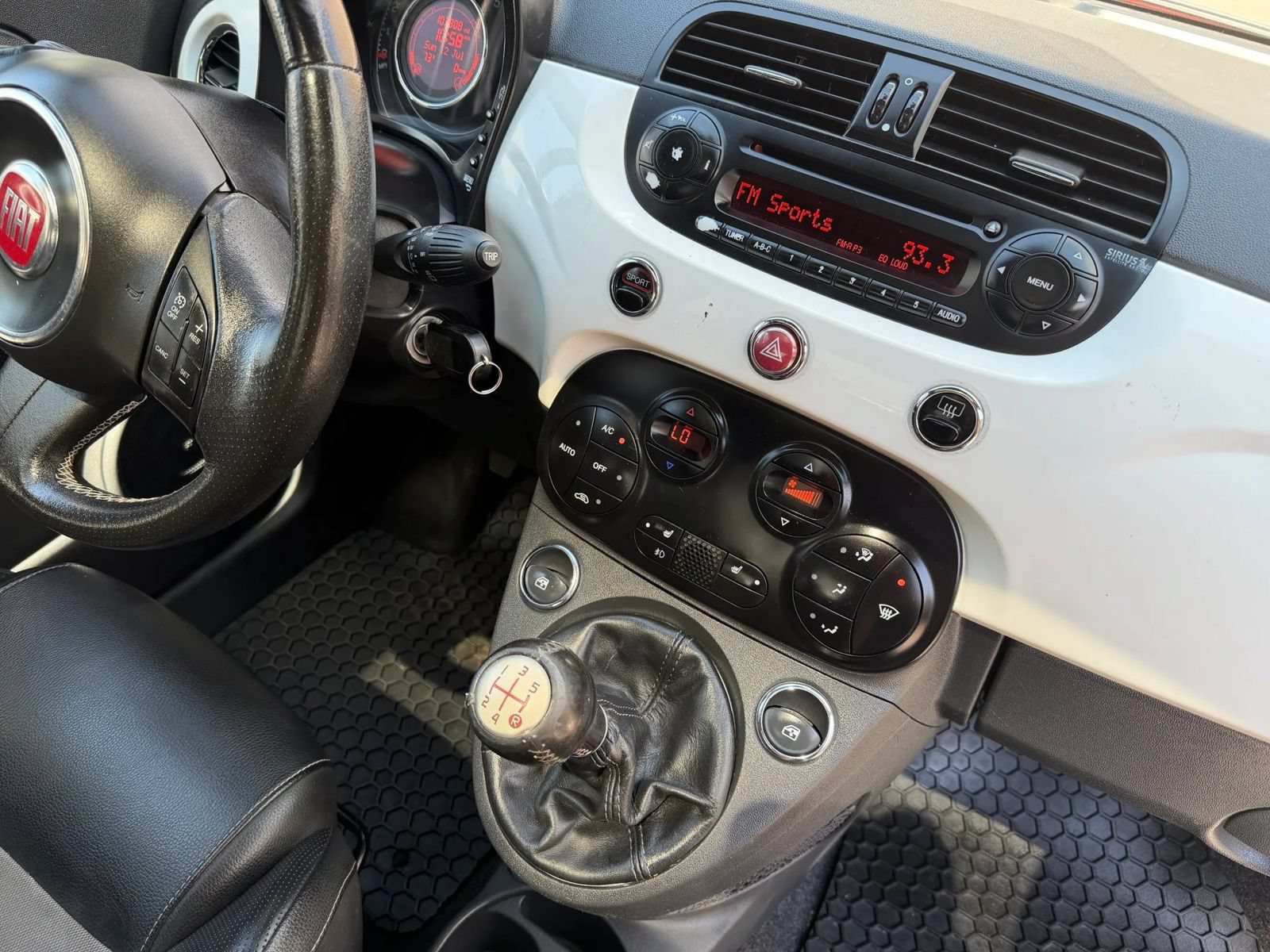 Used 2013 FIAT 500 Turbo w/ Comfort/Convenience Group FWD image 23