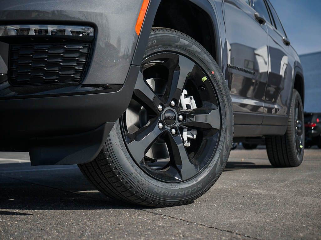 New 2025 Jeep Grand Cherokee L Limited w/ Black Appearance Package image 6