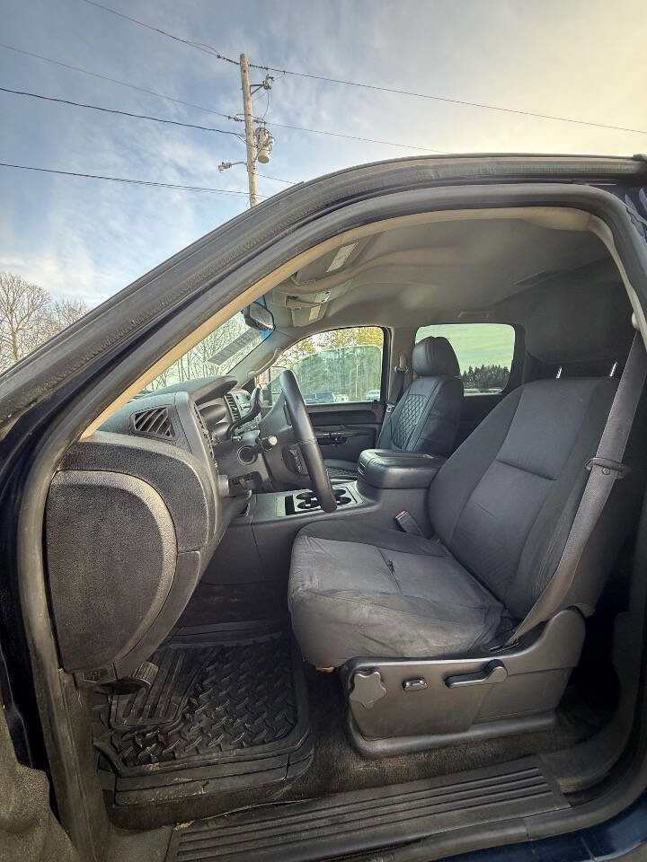 Used 2012 Chevrolet Silverado 2500 LT w/ Interior Plus Package image 11