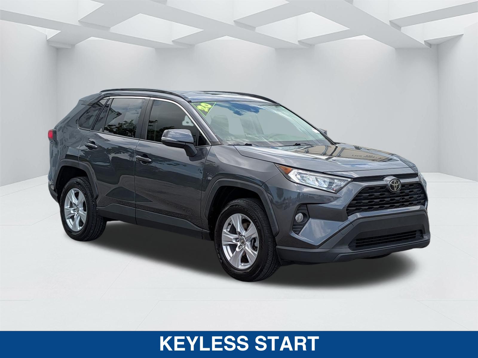Used 2020 Toyota RAV4 XLE AWD/4WD video 3