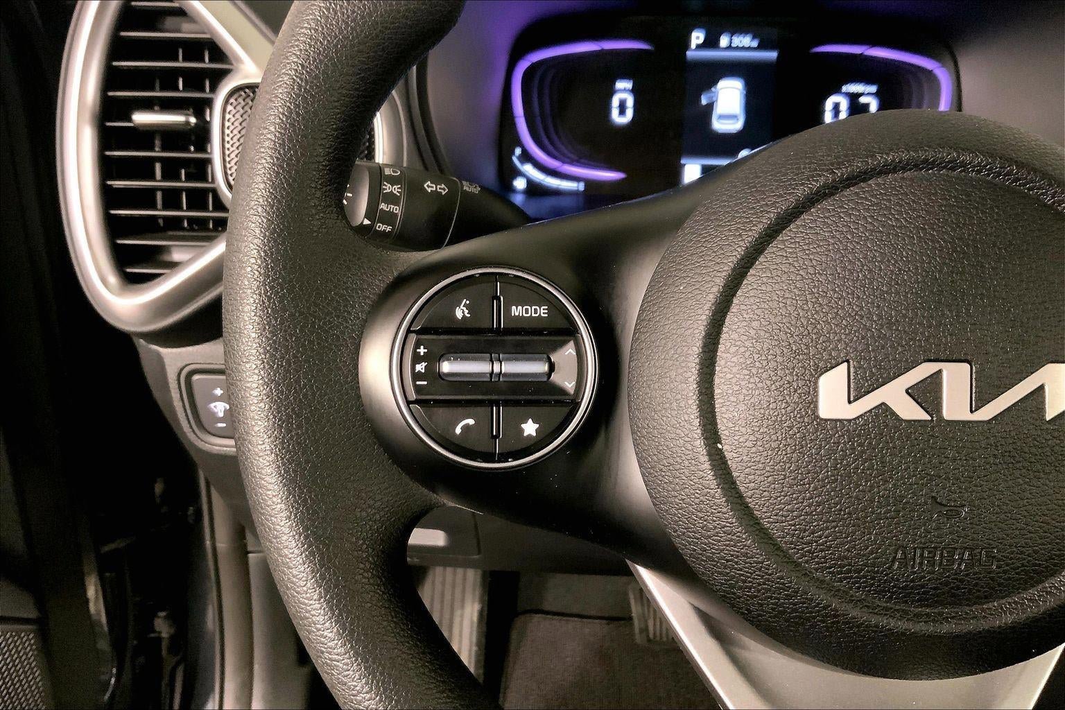Certified 2025 Kia Soul LX FWD image 18