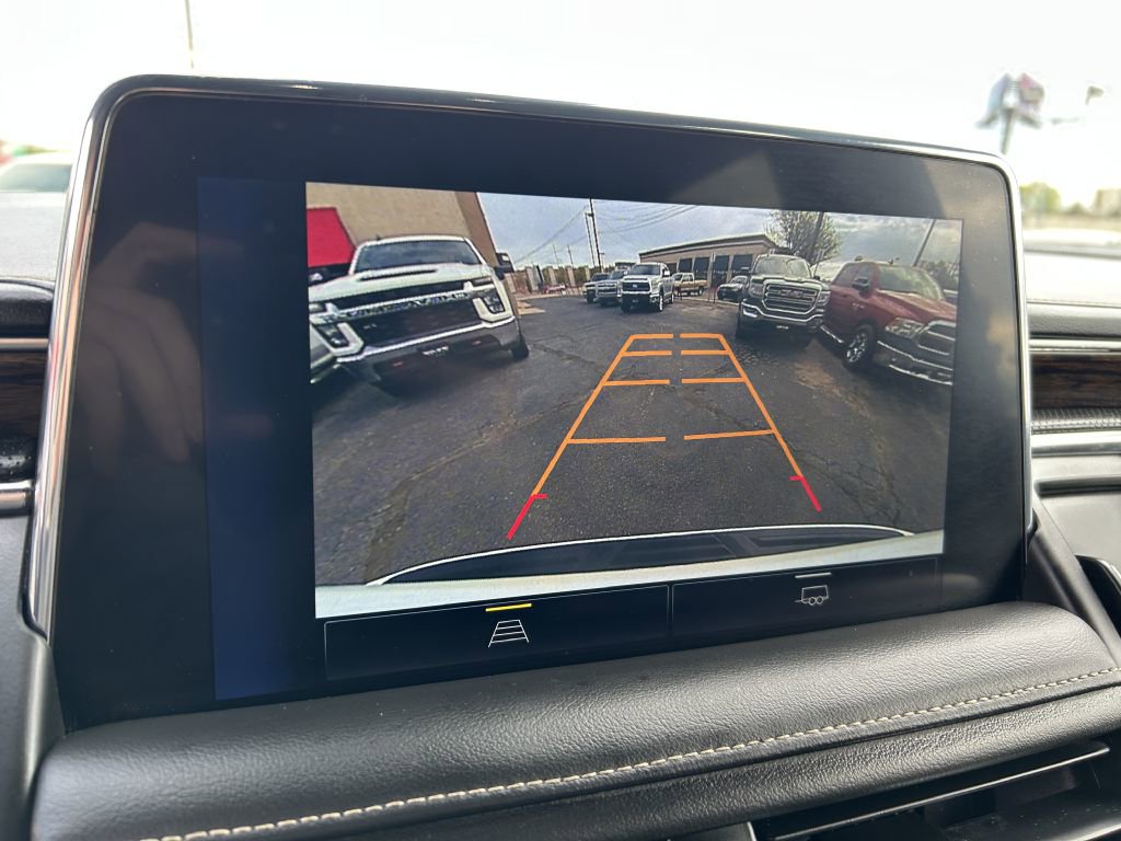 Used 2023 Chevrolet Suburban Premier image 15