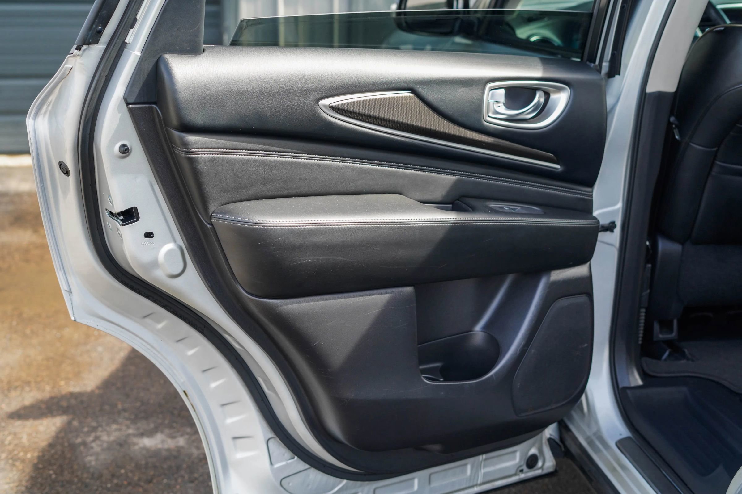 Used 2016 INFINITI QX60 AWD w/ Premium Plus Package image 29