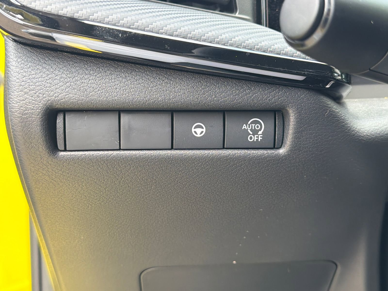 Used 2025 Nissan Kicks SR FWD image 32