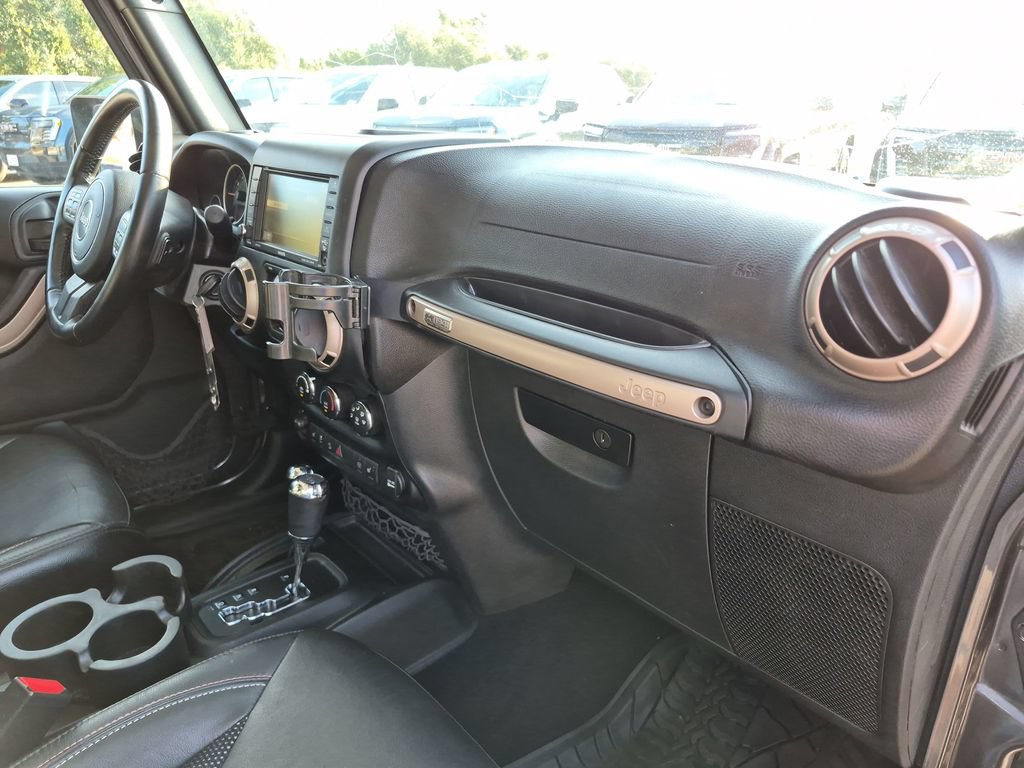 Used 2016 Jeep Wrangler Unlimited Sahara AWD/4WD image 42