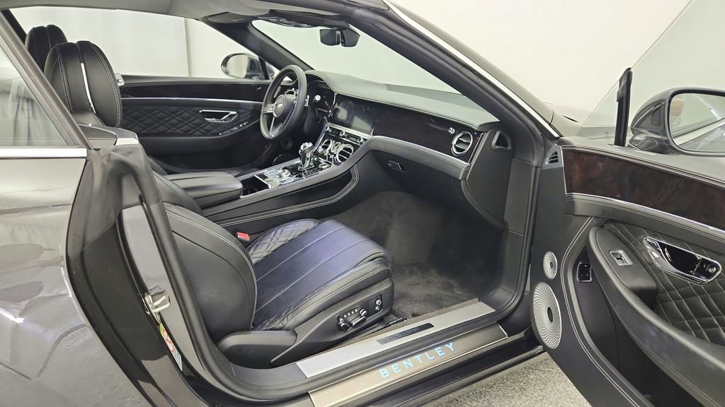 Used 2020 Bentley Continental GT image 25