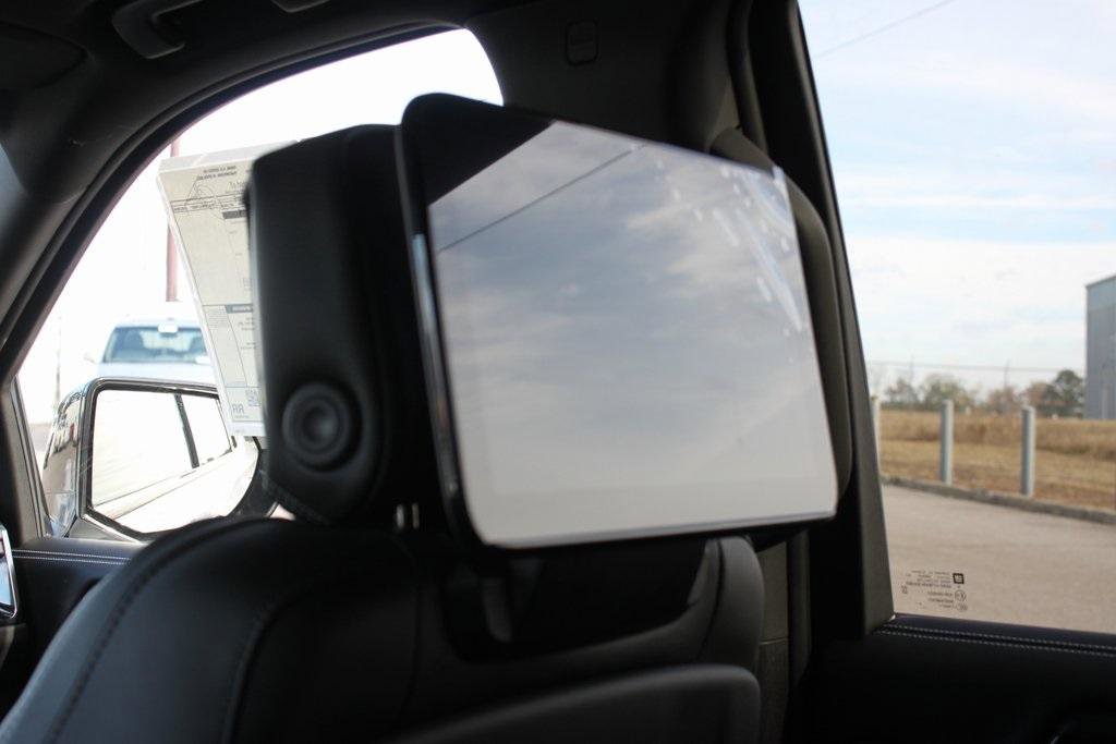 New 2026 GMC Yukon AT4 Ultimate w/ LPO, Floor Liner Package image 7