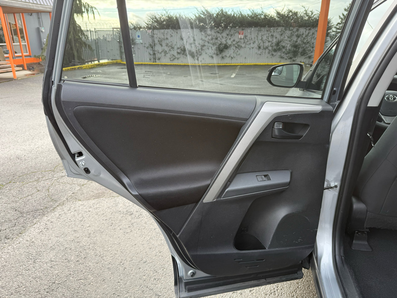 Used 2016 Toyota RAV4 LE image 13