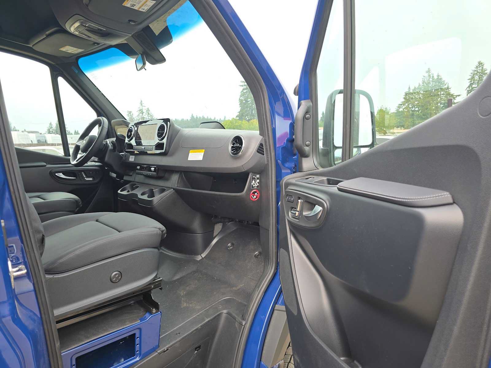 Used 2026 Mercedes-Benz Sprinter 2500 image 9