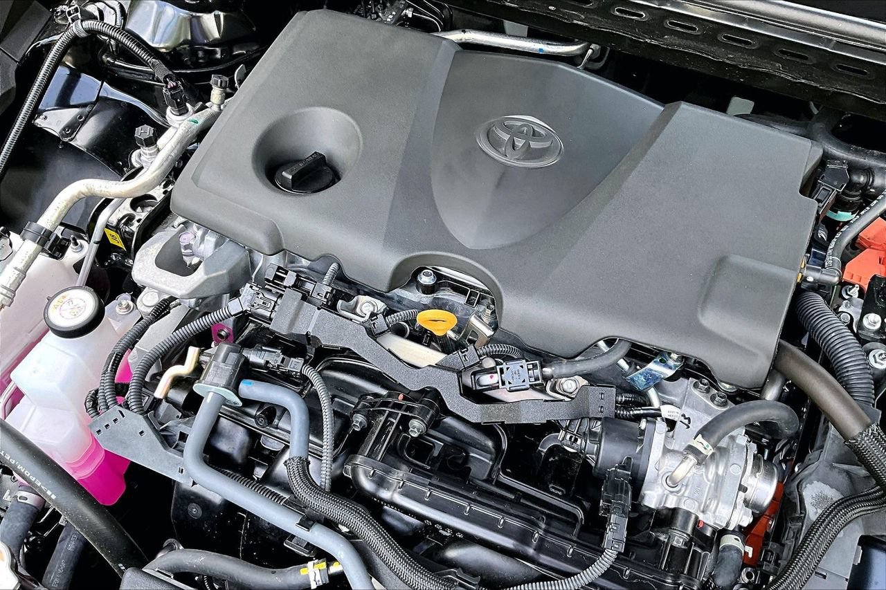 Used 2025 Toyota Camry XLE FWD image 30