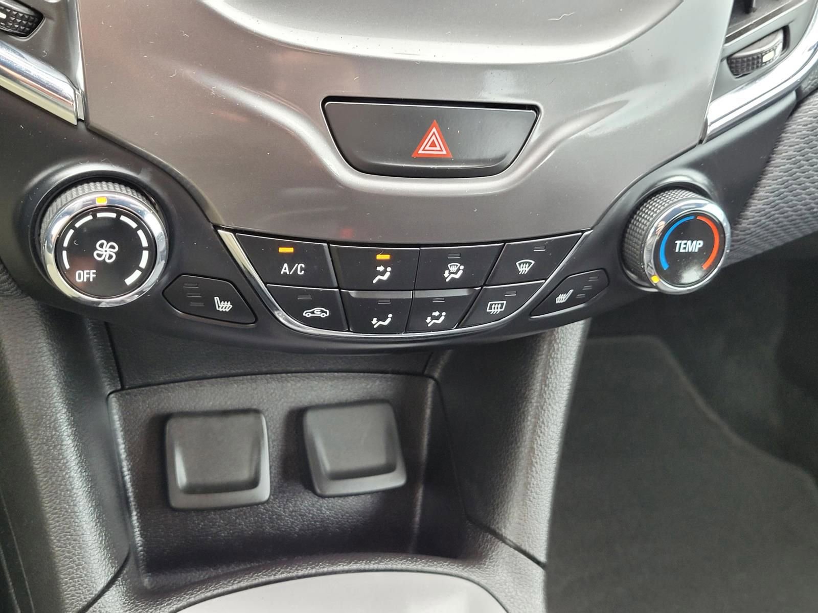 Used 2018 Chevrolet Cruze LT w/ Convenience Package FWD image 25