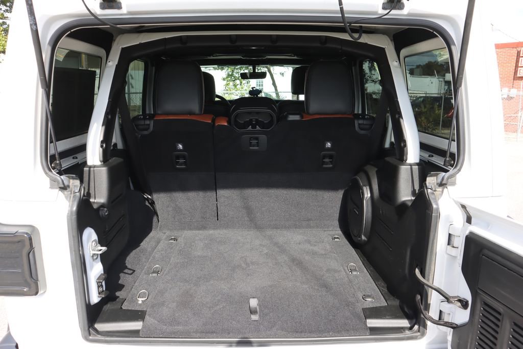 Used 2018 Jeep Wrangler Unlimited Sahara image 22