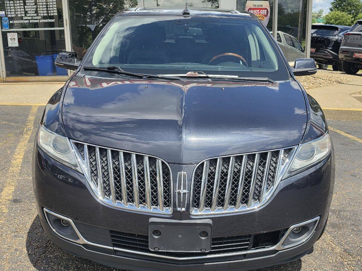 Used 2013 Lincoln MKX AWD image 2