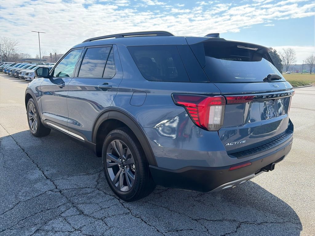 Used 2025 Ford Explorer Active w/ Active Comfort Package image 5