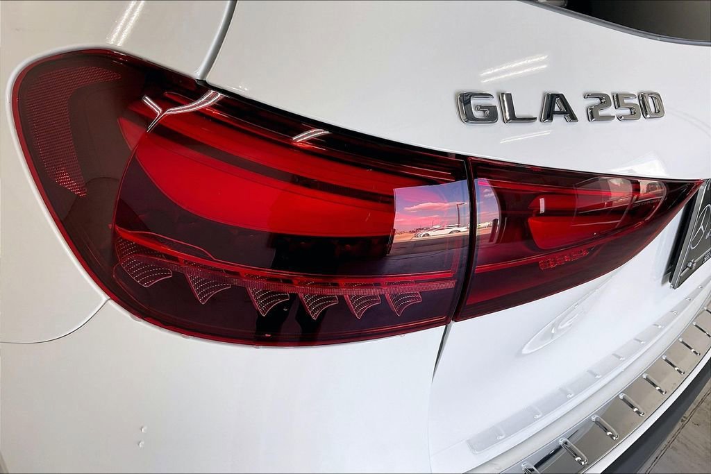 New 2026 Mercedes-Benz GLA 250 4MATIC image 33