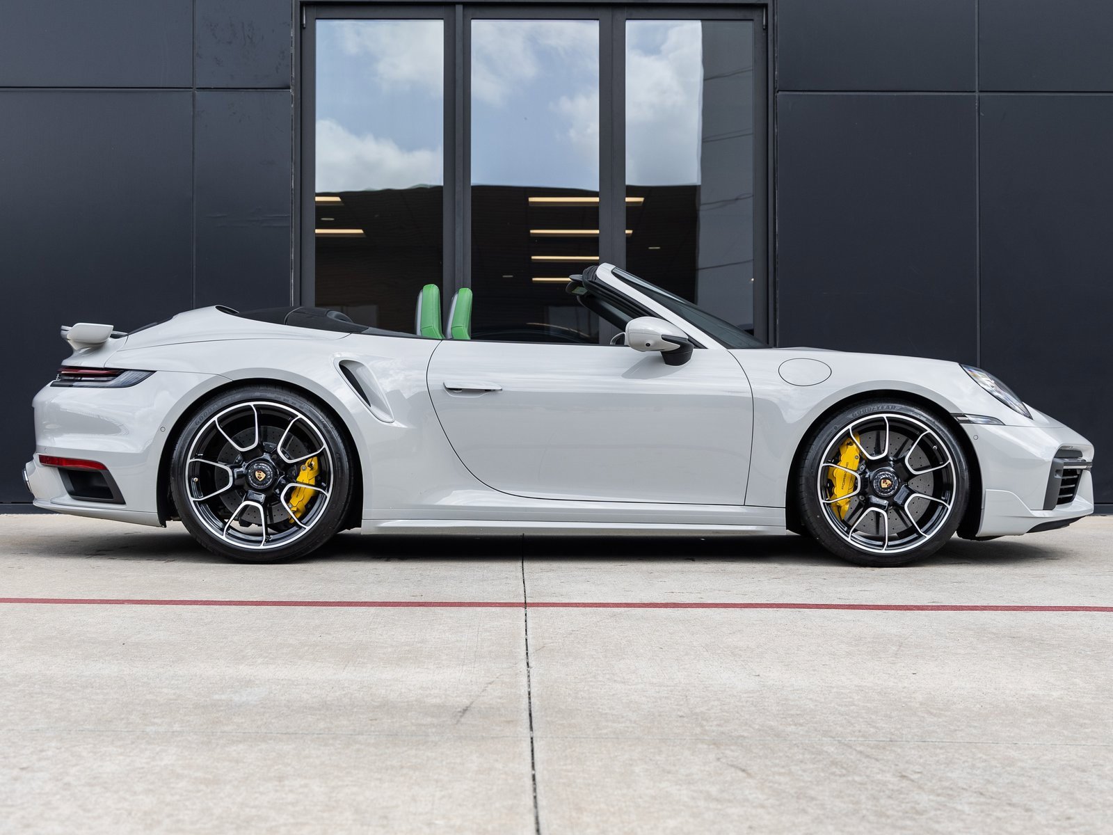 Certified 2022 Porsche 911 Turbo S w/ 911 Turbo Sportdesign Package image 13