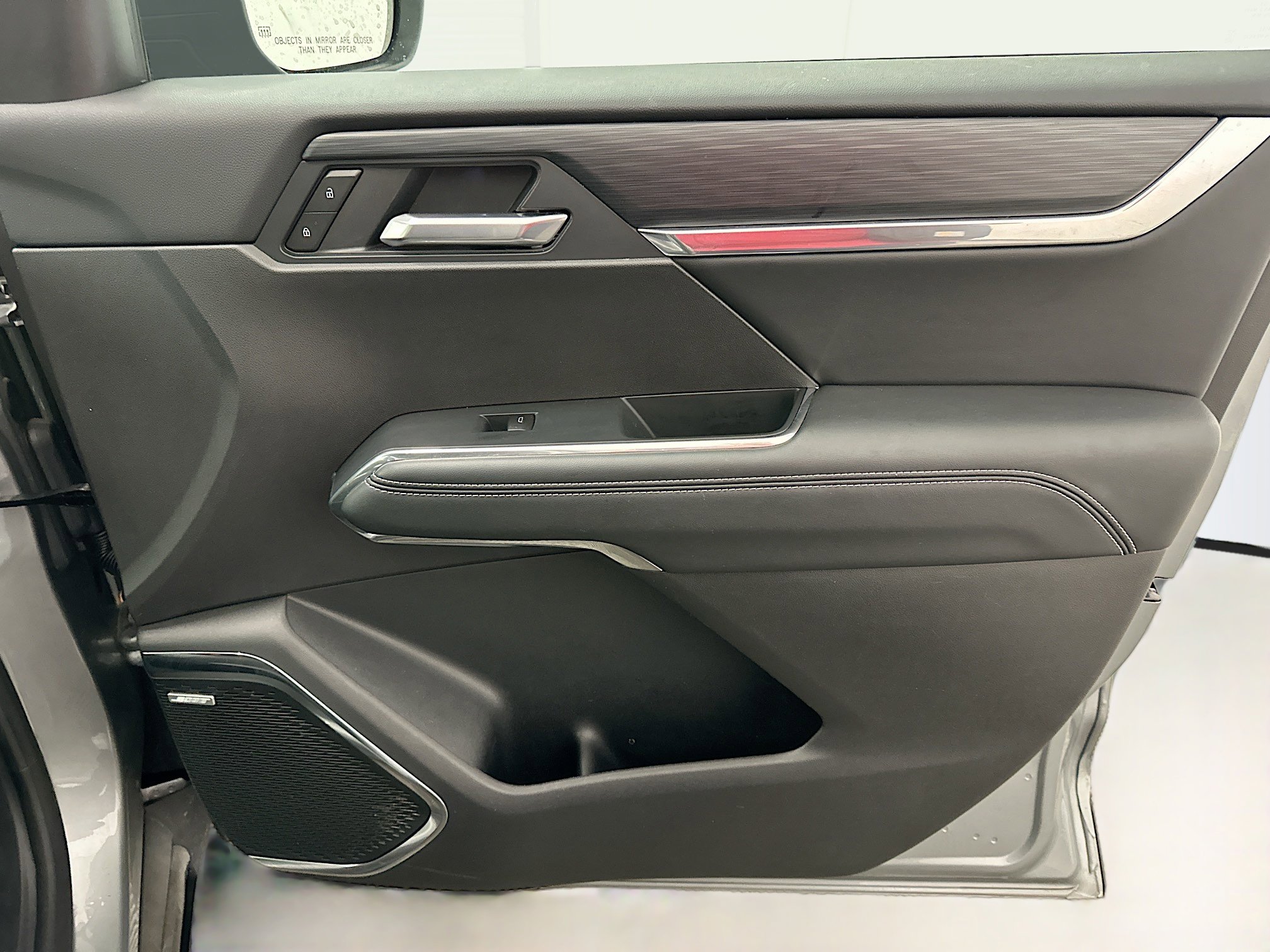 Used 2025 GMC Acadia Elevation image 35