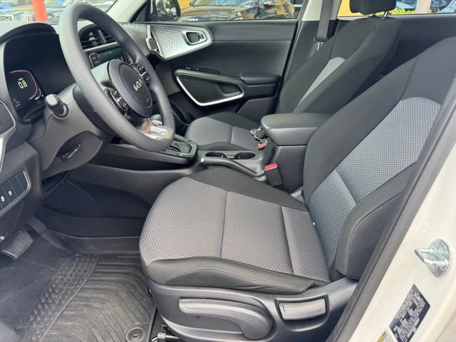 Certified 2023 Kia Soul LX w/ Option Group 015 FWD image 18