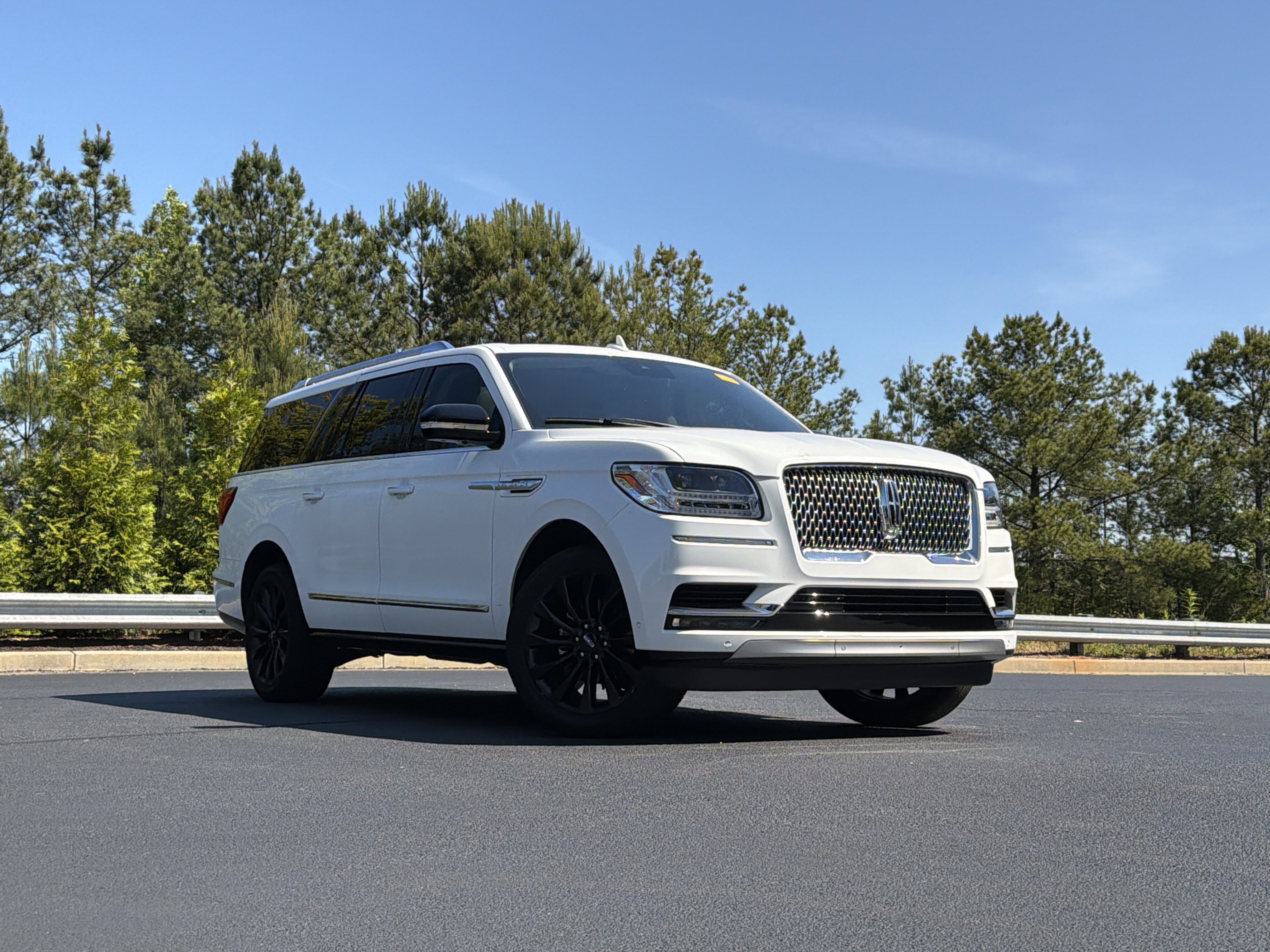 Used 2020 Lincoln Navigator L Reserve w/ Luxury Package RWD image 3