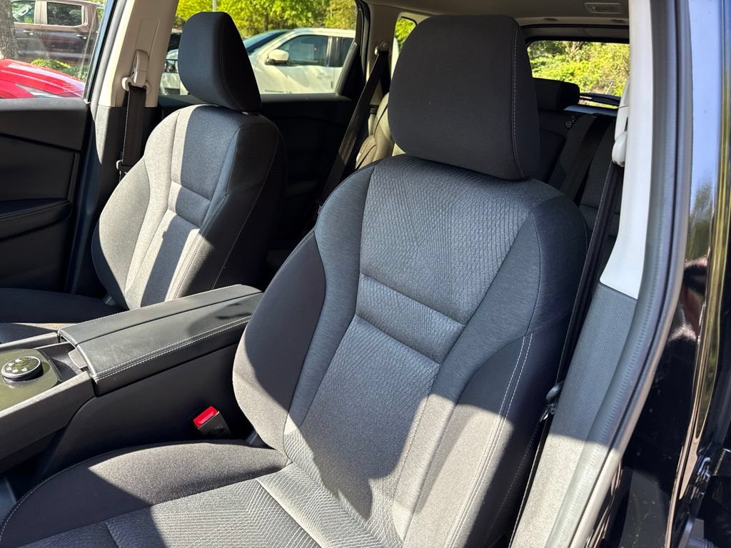 Used 2025 Nissan Rogue SV AWD/4WD image 18