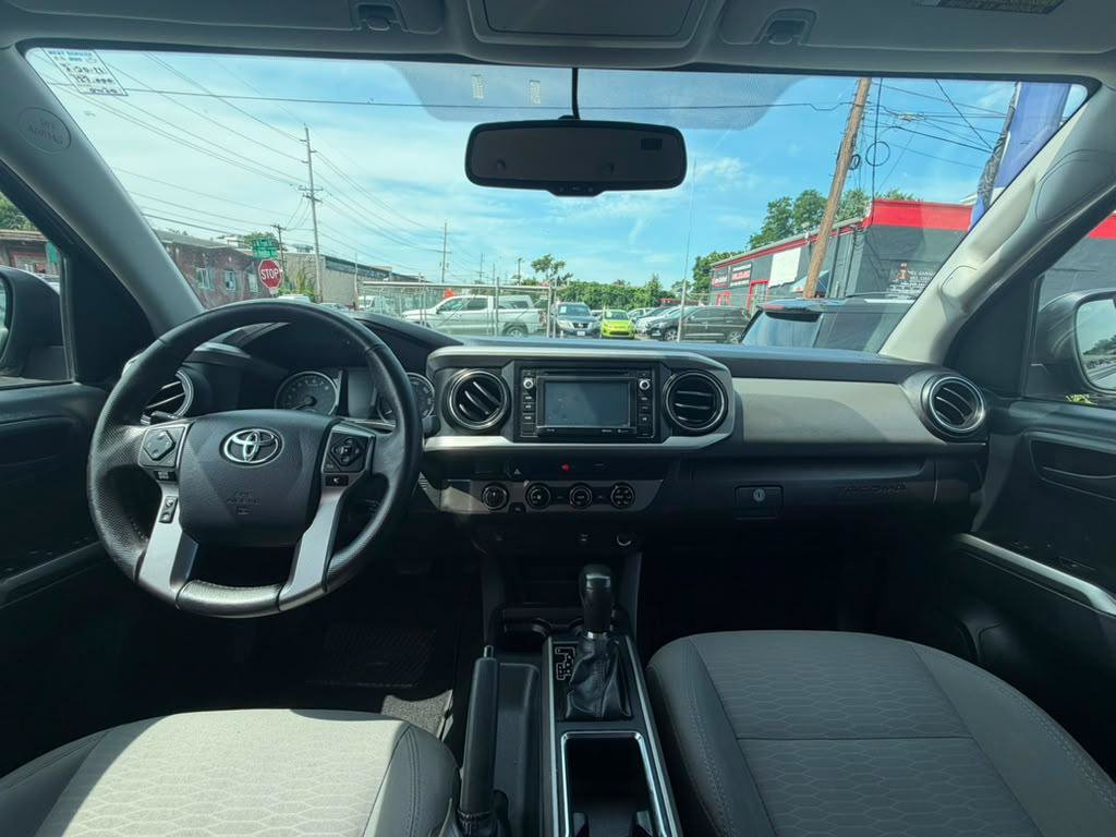 Used 2017 Toyota Tacoma SR5 w/ Tow Package AWD/4WD image 17