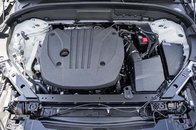 New 2026 Volvo XC60 B5 Ultra w/ Protection Package Premier image 18