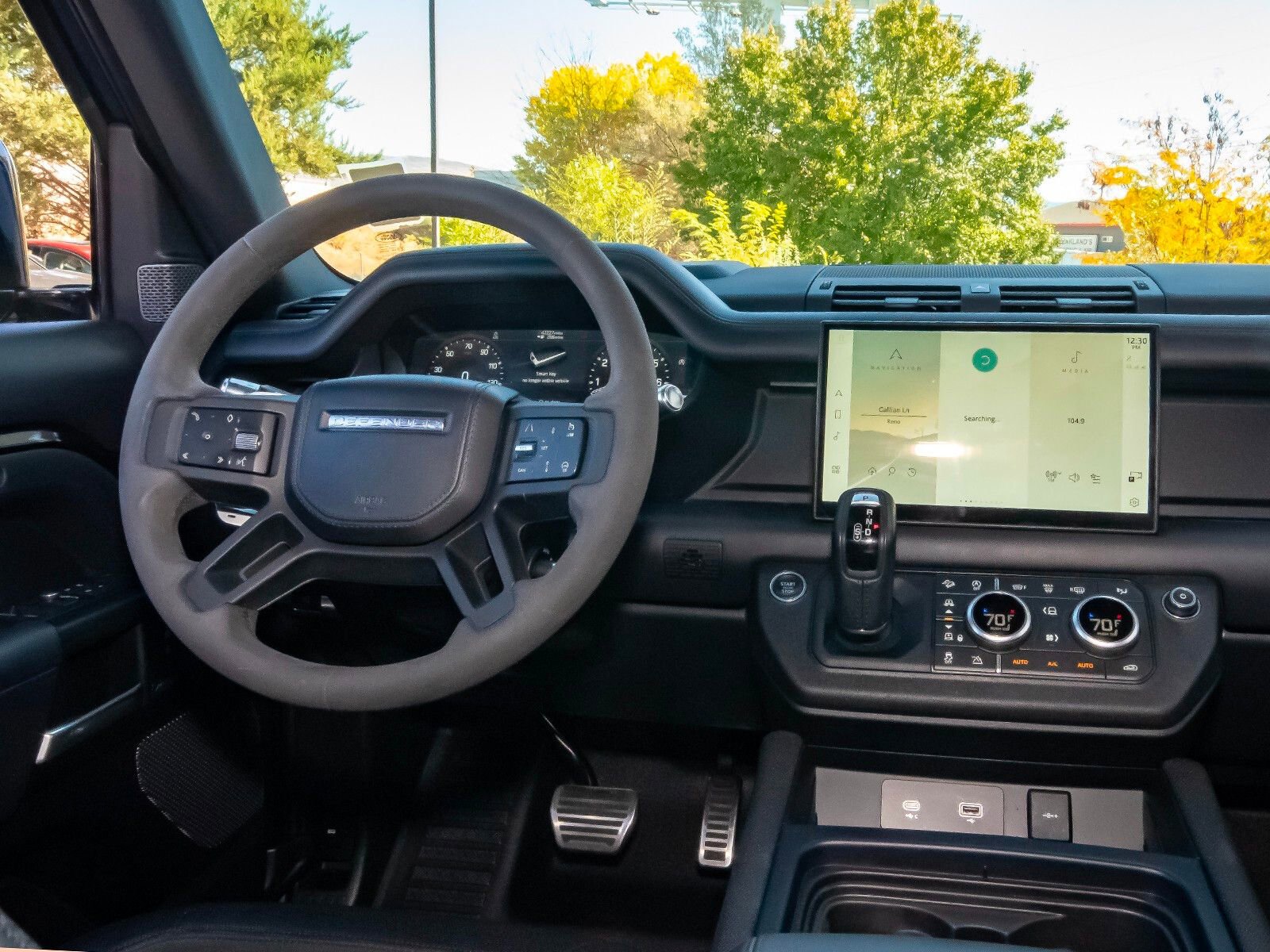 Used 2022 Land Rover Defender 110 V8 image 39