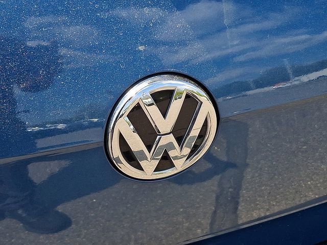 Used 2017 Volkswagen Golf S image 22