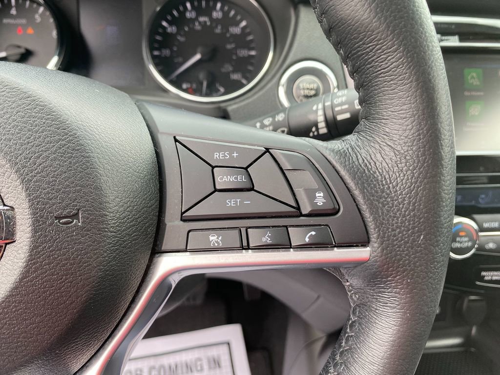 Used 2018 Nissan Rogue SV w/ Premium Package image 20