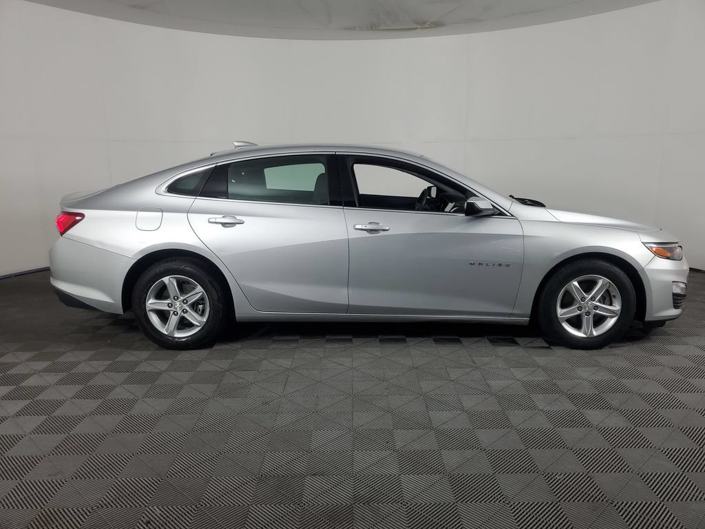 Used 2022 Chevrolet Malibu LT FWD image 3