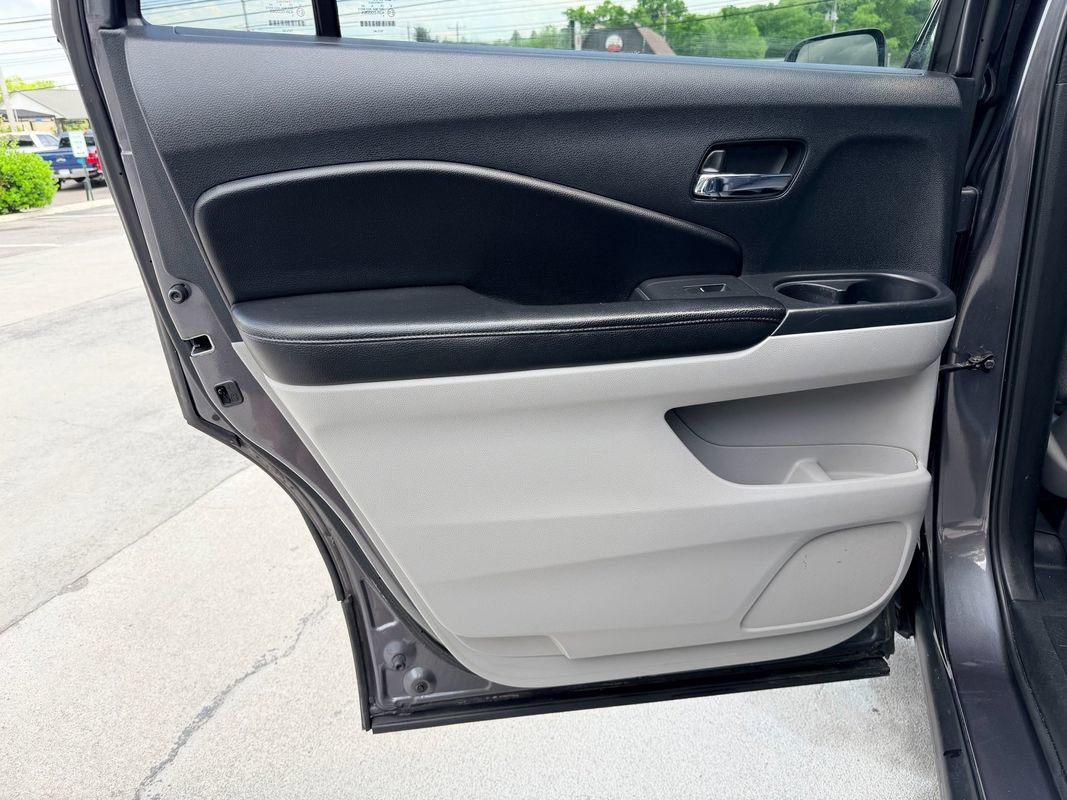 Used 2016 Honda Pilot LX image 27