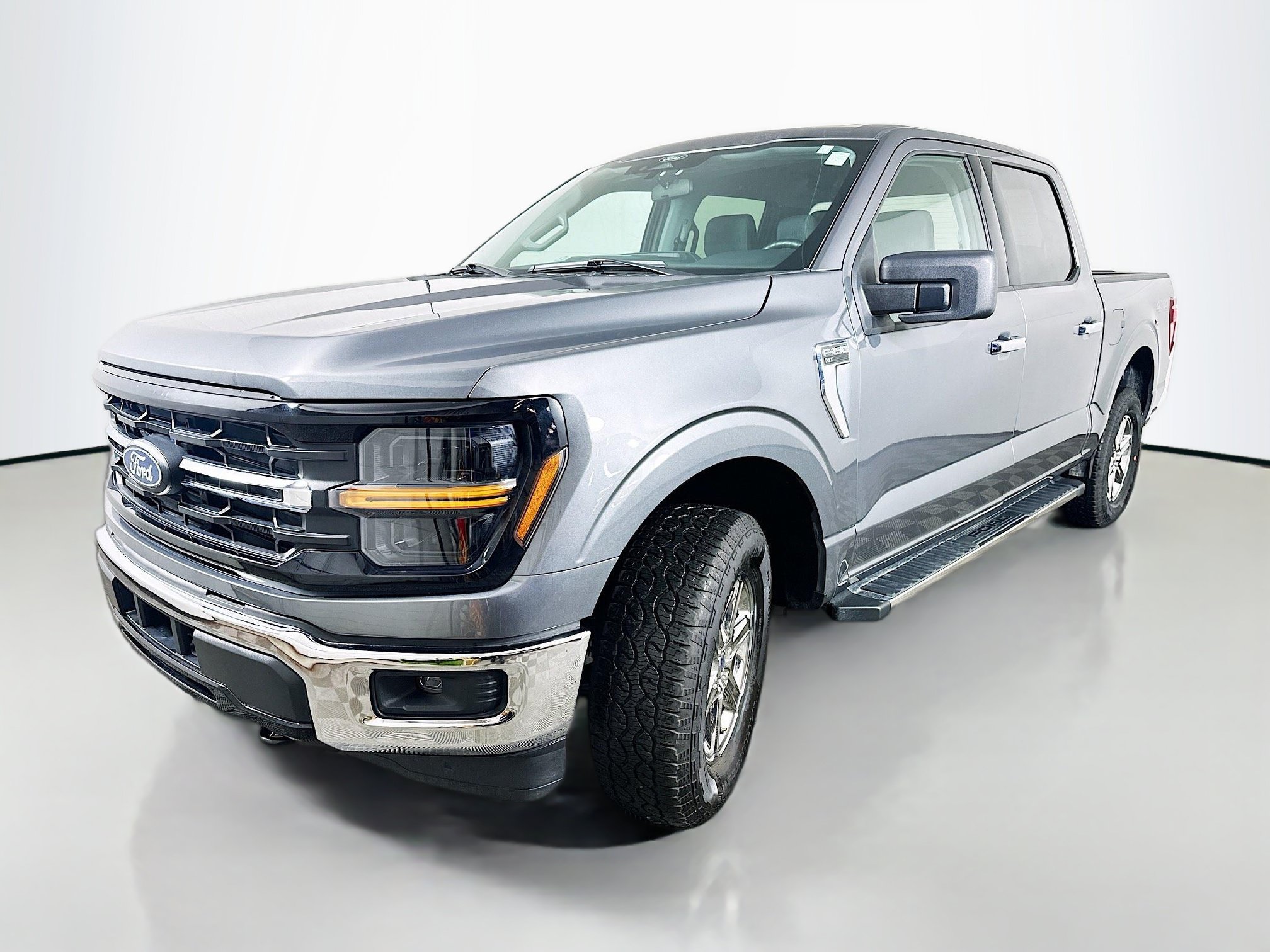 Used 2025 Ford F150 XLT w/ Equipment Group 301A Standard AWD/4WD image 3