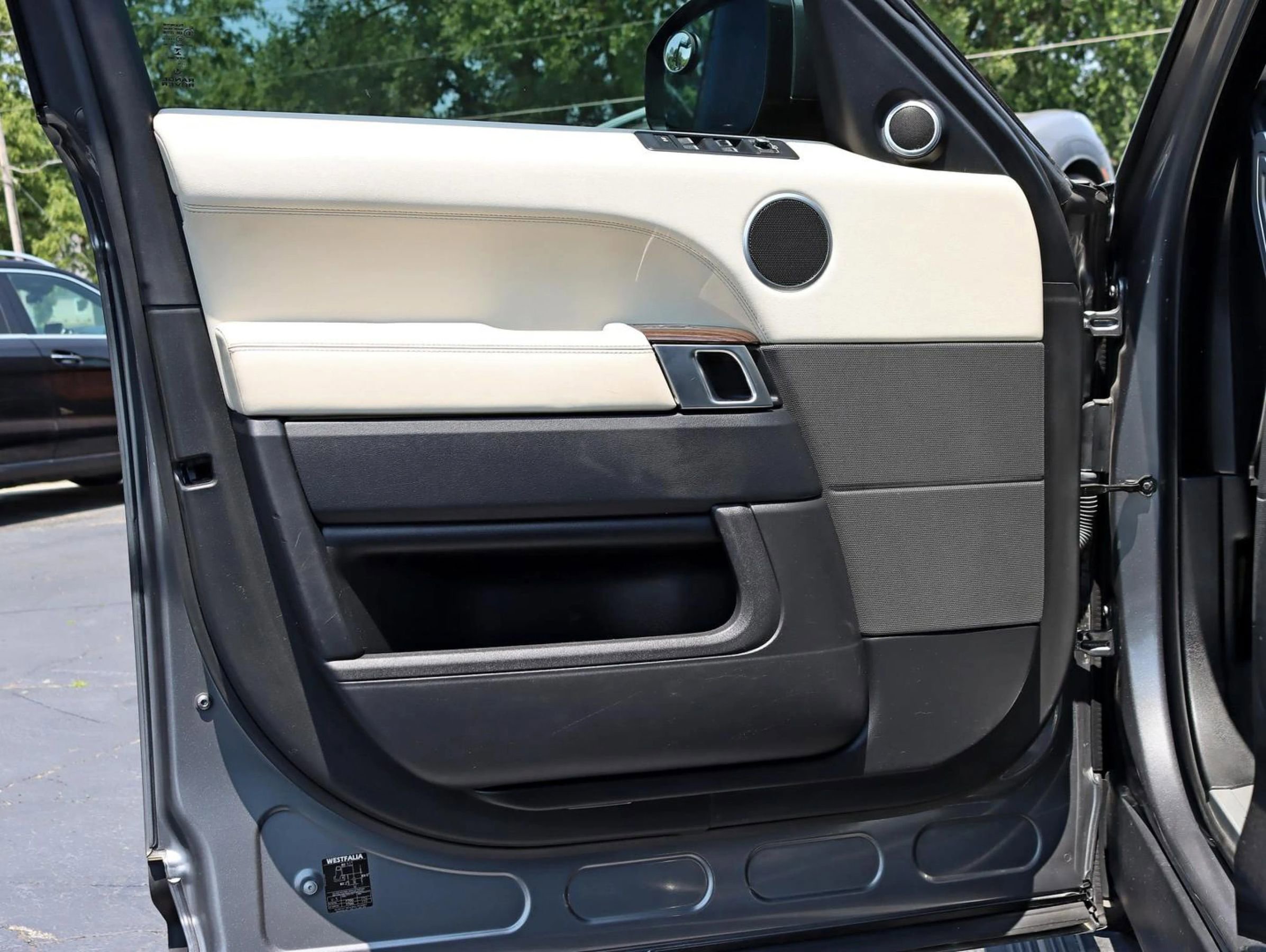 Used 2014 Land Rover Range Rover Sport Supercharged image 33