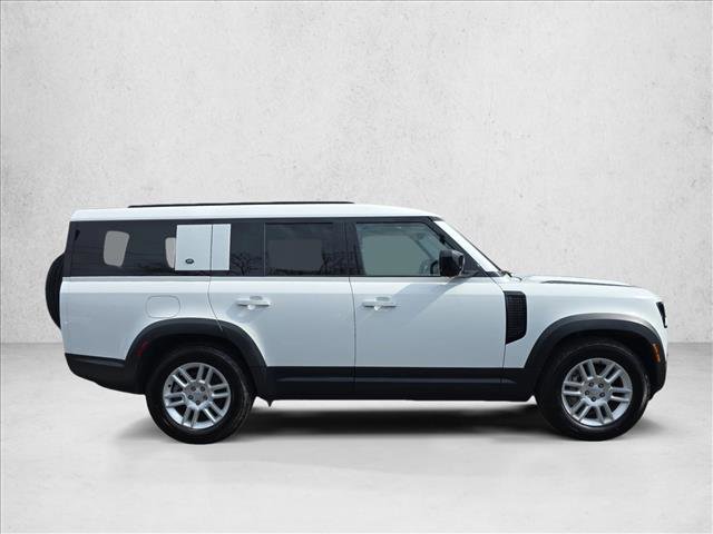 Used 2023 Land Rover Defender 130 S image 4