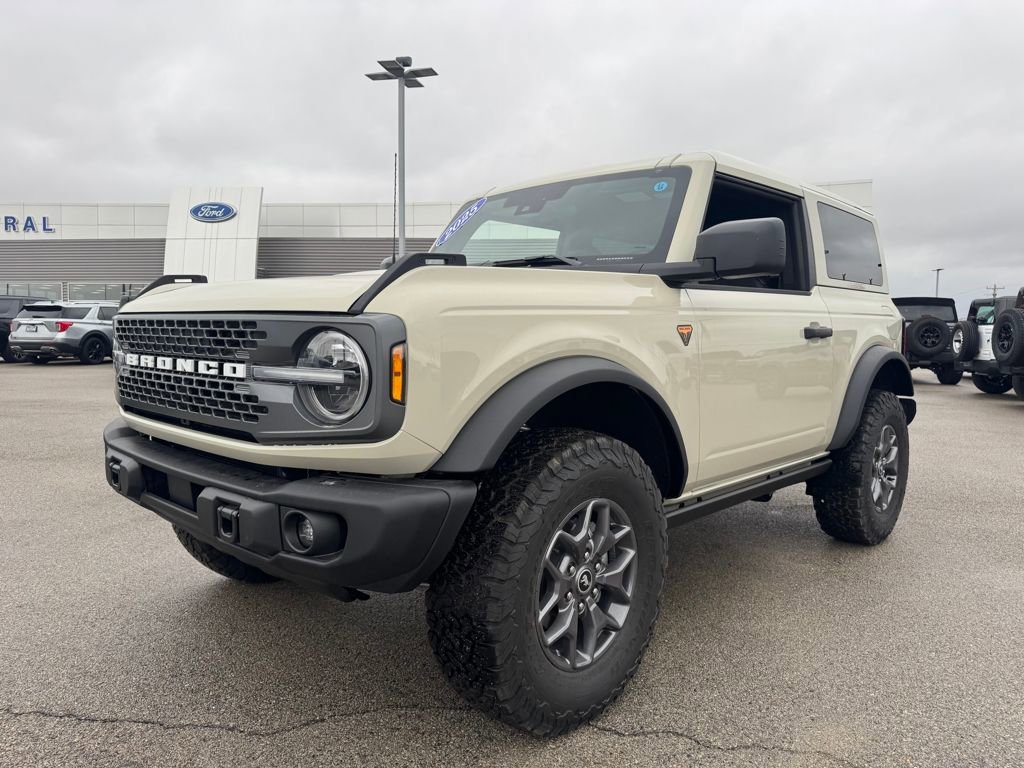 New 2025 Ford Bronco Badlands image 9