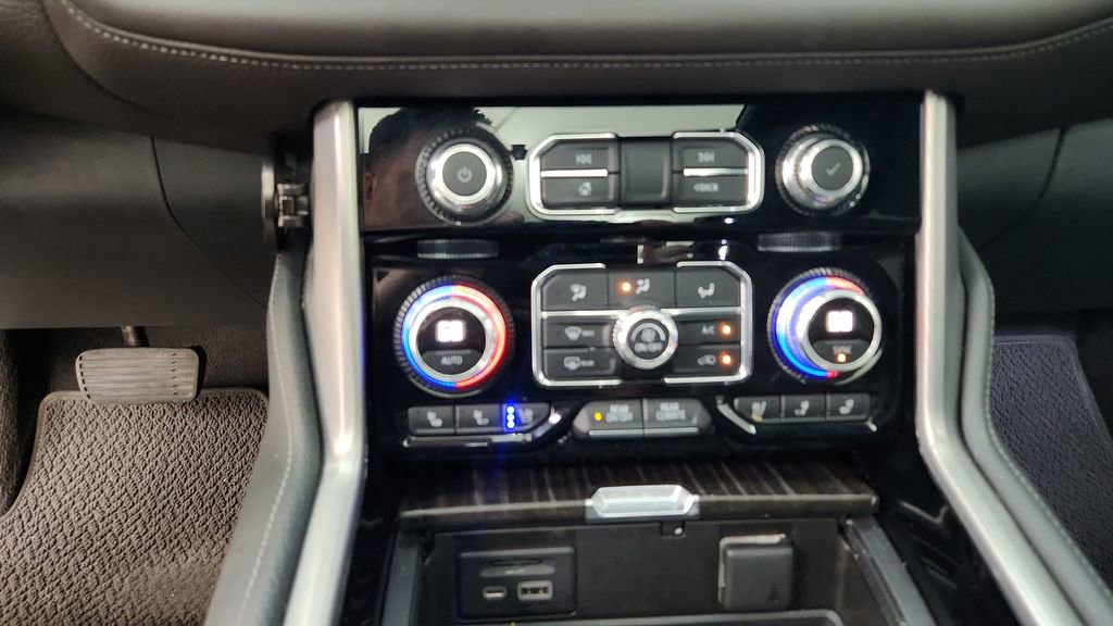 Used 2021 GMC Yukon Denali w/ Denali Ultimate Package image 18
