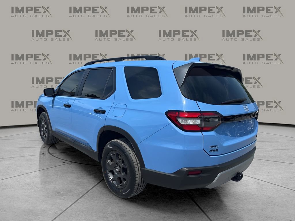 Used 2024 Honda Pilot TrailSport image 3