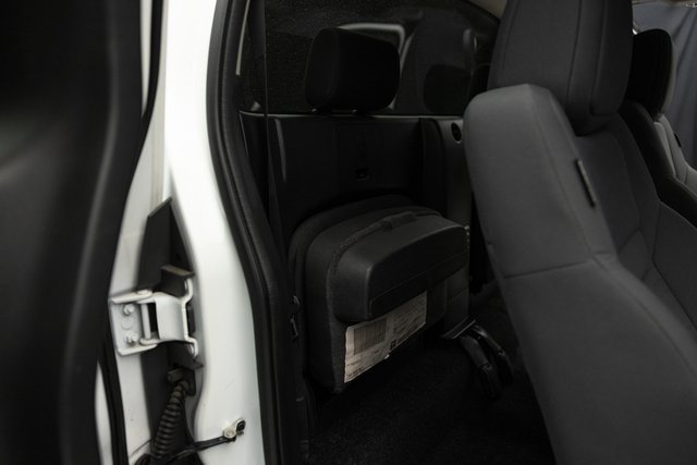 Used 2019 Nissan Frontier SV image 15