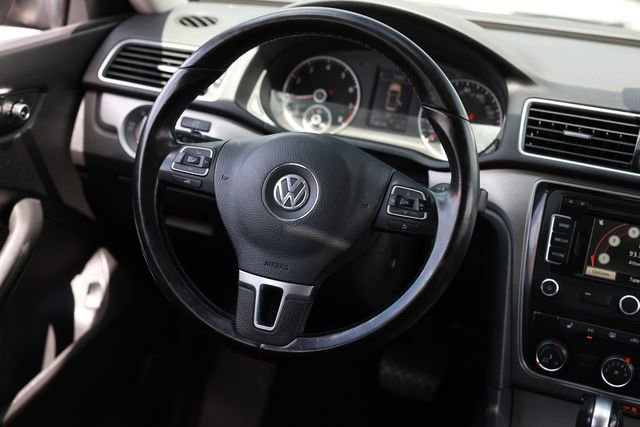 Used 2015 Volkswagen Passat 1.8T SE FWD image 31