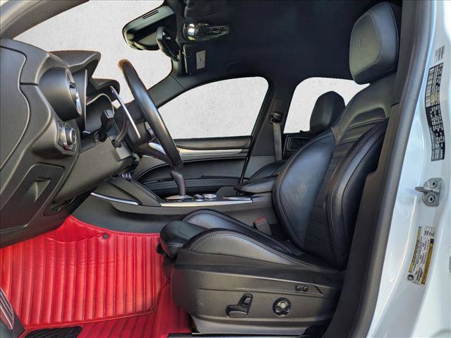 Used 2022 Alfa Romeo Stelvio Veloce image 17