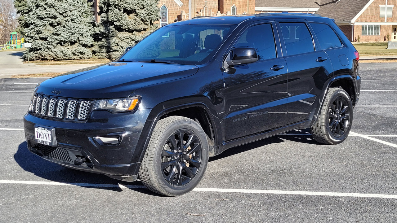 Used 2018 Jeep Grand Cherokee Altitude image 2