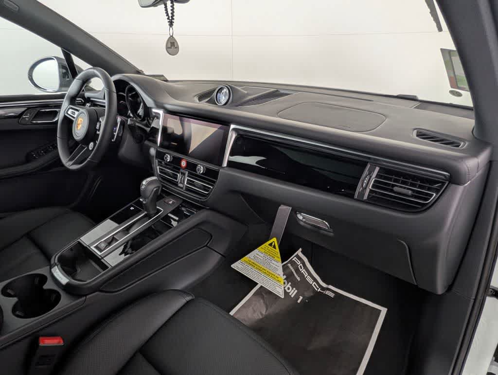 Used 2026 Porsche Macan Turbo AWD/4WD image 19