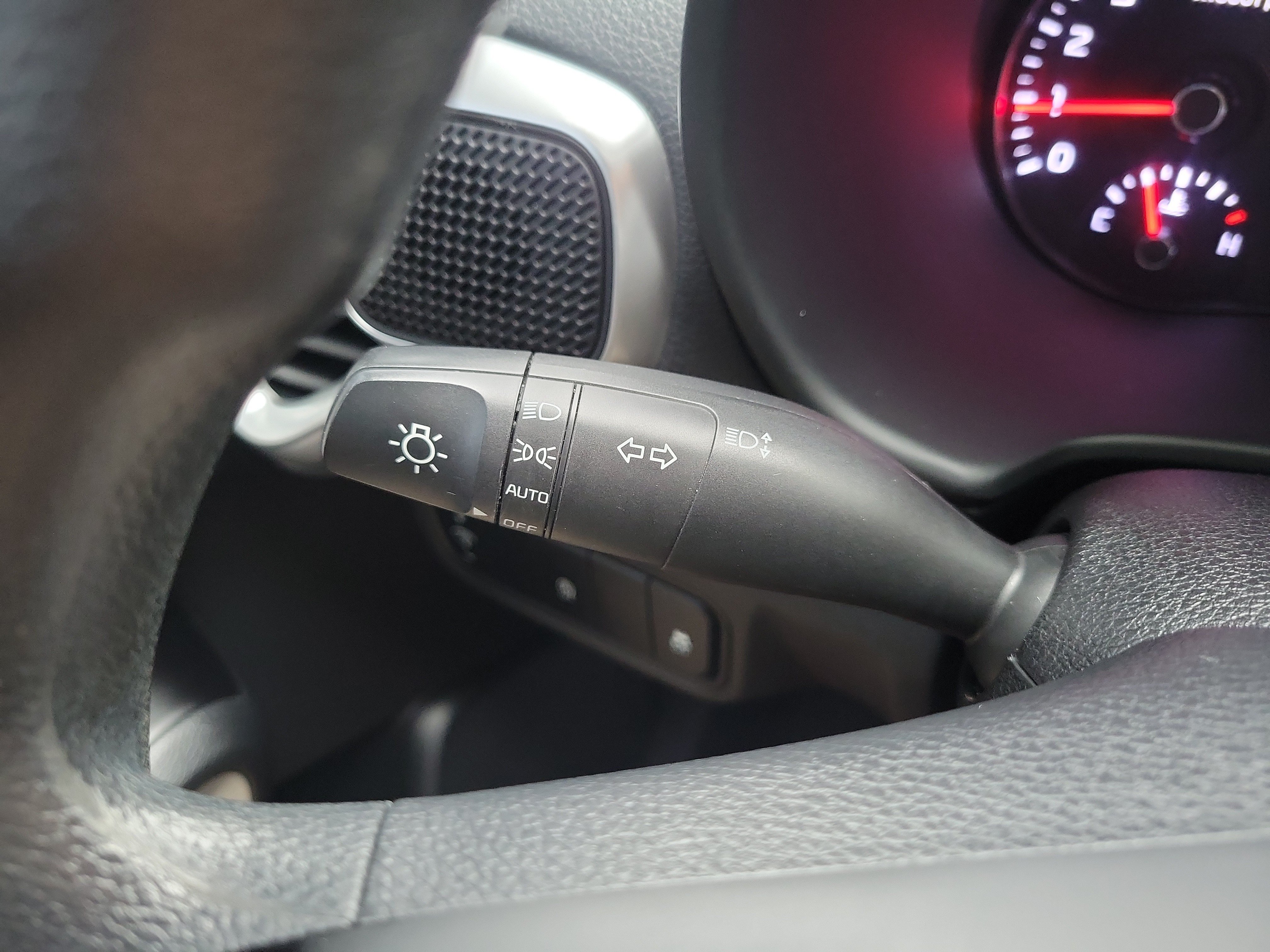 Certified 2022 Kia Soul LX FWD image 29