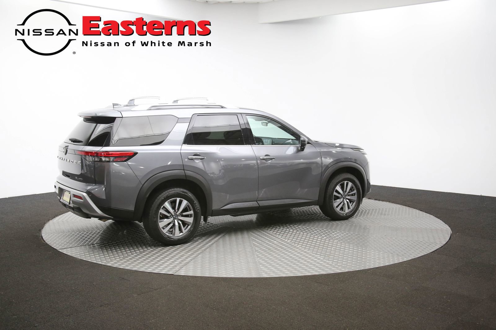 Used 2023 Nissan Pathfinder SL image 78