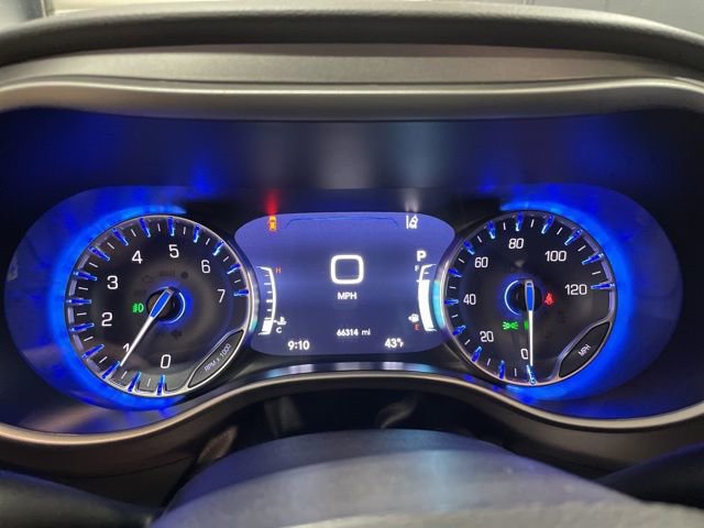 Used 2024 Chrysler Pacifica Touring-L image 23