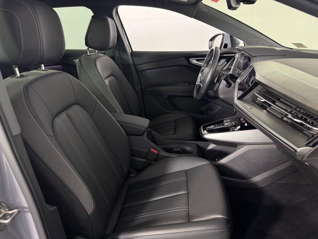 Used 2024 Audi Q4 e-tron Prestige AWD/4WD image 33