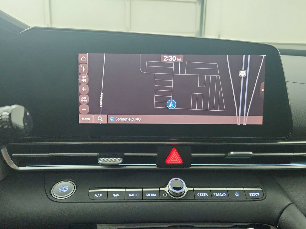Used 2023 Hyundai Elantra Limited FWD image 28