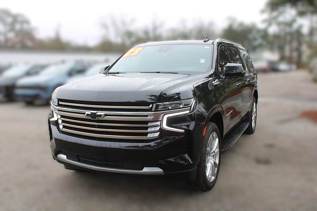 Used 2023 Chevrolet Suburban High Country image 17